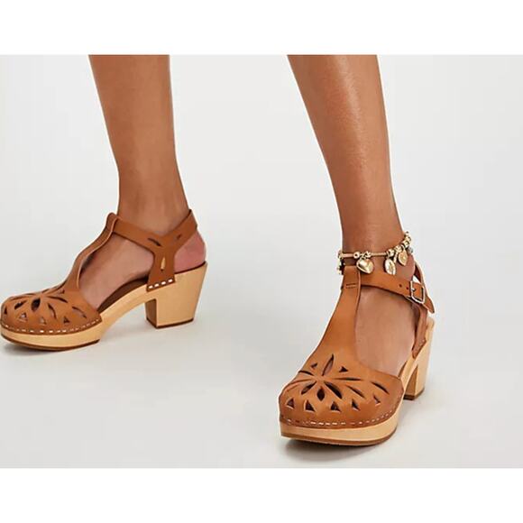 Swedish Hasbeens Women Lacy Sandal Size 36/ 6 Leather Cut Out Boho Neutral Brown - Picture 2 of 12